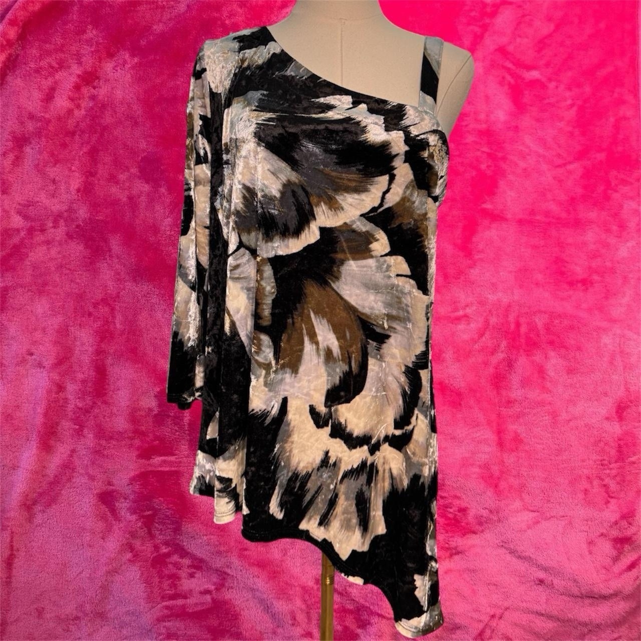 Status Blouse